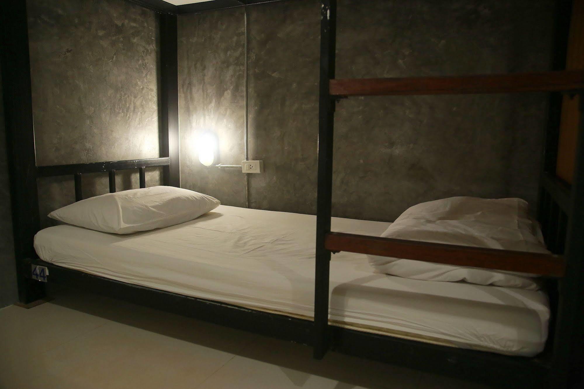 Oyo 585 Freedom Hostel @ Phi Phi Buitenkant foto