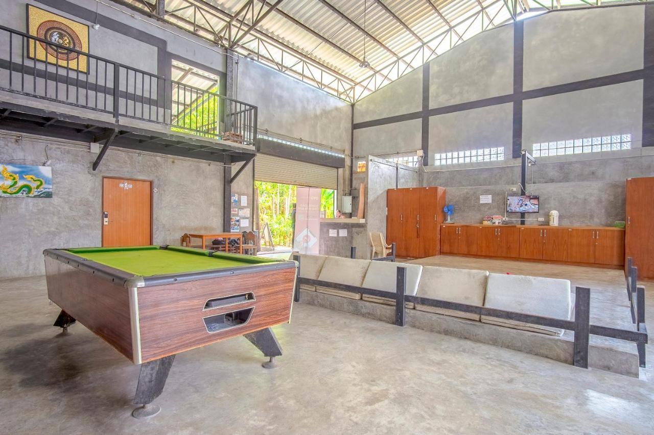 Oyo 585 Freedom Hostel @ Phi Phi Buitenkant foto